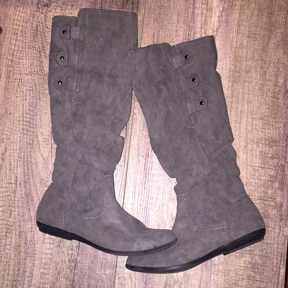 Suede Gray Boots